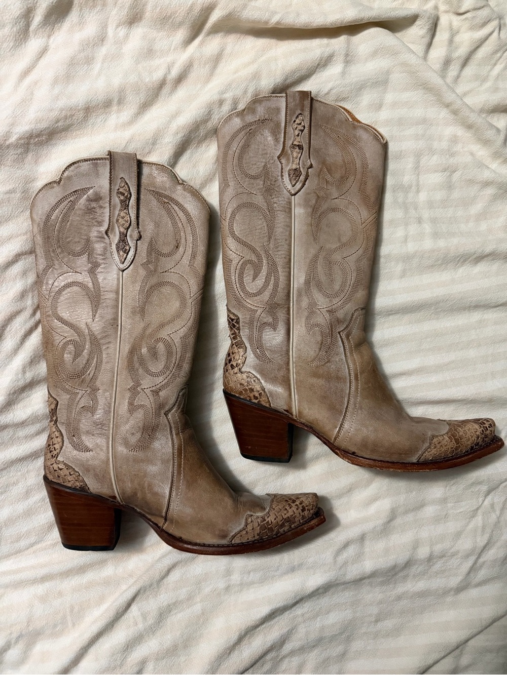 IDYLLWIND WOMEN'S SANDED SKY WESTERN BOOTS - SNIP TOE - Picture 3 of 8